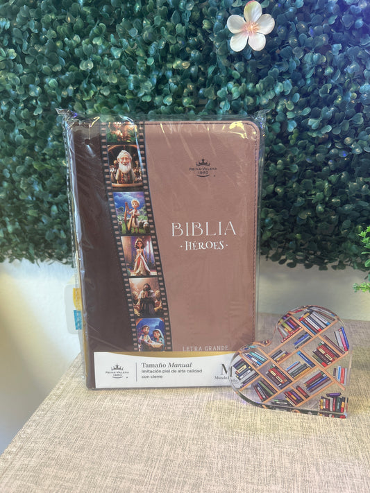 Biblia Héroes Cover
