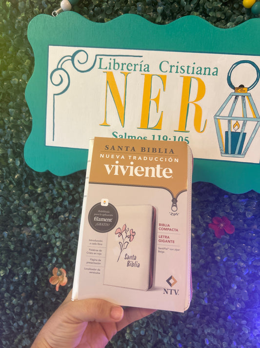 Biblia Blanca con Flor Rosa NTV