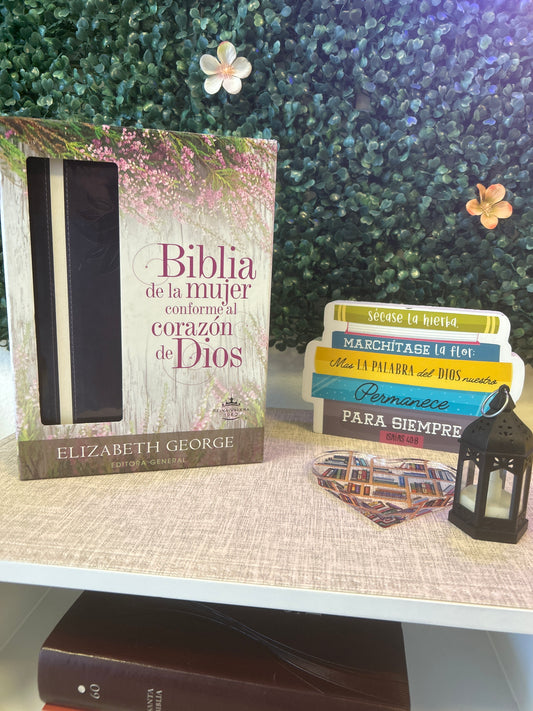 Biblia de la mujer conforme al Corazón de Dios